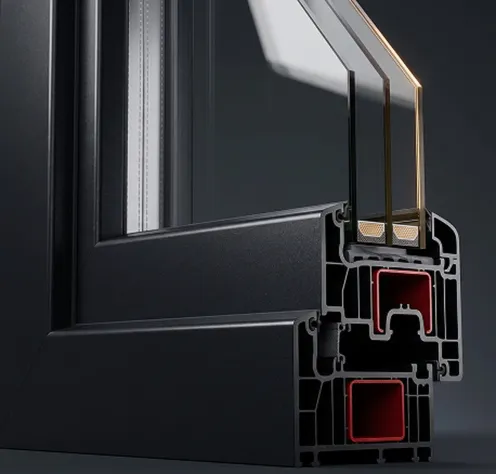 Sezione di un infisso nero in PVC con vetrocamera tripla